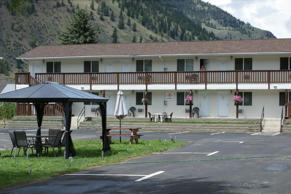 Elks Motel Keremeos Dış mekan fotoğraf